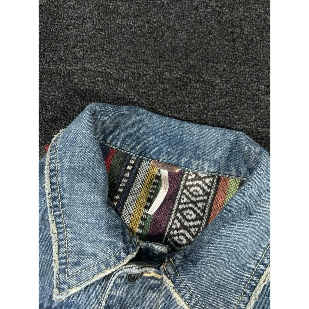 Free People Denim Trucker Jacket Women's 2 Boho Patchwork Aztec Distressed - Picture 4 of 9